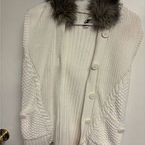 Jones New York Cream Cardigan with Faux Fur Collar